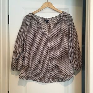 Light Printed Gap Top